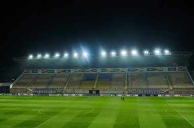 KYIV, UKRAINE - 4 Kasım 2020 Slavutych Arena. FC ZORYA LUHANSK ve FC AEK ATHENS arasındaki UEFA Avrupa Ligi karşılaşması