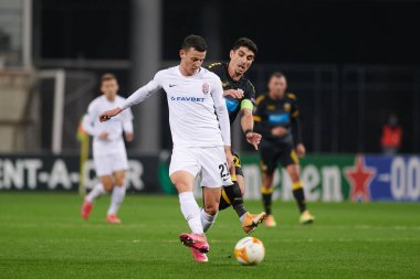 KYIV, UKRAINE - 4 Kasım 2020: Dmytro Ivanisenia. FC ZORYA LUHANSK ve FC AEK ATHENS arasında oynanan UEFA Avrupa Ligi futbol karşılaşması