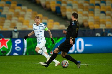 KYIV, UKRAINE - NOVEMBER 24, 2020: UEFA Şampiyonlar Ligi G Grubu FC Dinamo Kyiv-FC Barcelon maçında Vitaliy Buyalskiy