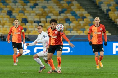 KYIV, UKRAINE 1 ARALIK, 2020 Alay. UEFA Şampiyonlar Ligi B Grubunun futbol maçı FC Shakhtar Donetsk - Real Madrid FC 