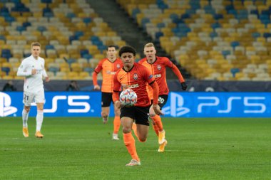 KYIV, UKRAINE 1 ARALIK, 2020 Alay. UEFA Şampiyonlar Ligi B Grubunun futbol maçı FC Shakhtar Donetsk - Real Madrid FC 