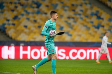 KYIV, UKRAINE - 1 Aralık 2020 Anadolu Trubin. UEFA Şampiyonlar Ligi B Grubunun futbol maçı FC Shakhtar Donetsk - Real Madrid FC 