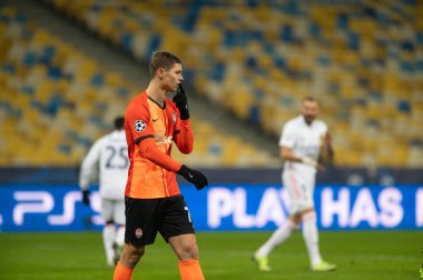 KYIV, UKRAINE 1 Aralık 2020 Valeriy Bondar. UEFA Şampiyonlar Ligi B Grubunun futbol maçı FC Shakhtar Donetsk - Real Madrid FC 