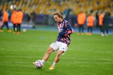 KYIV, UKRAINE - 1 Aralık 2020: Luka Modric. UEFA Şampiyonlar Ligi B Grubunun futbol maçı FC Shakhtar Donetsk - Real Madrid FC 