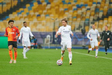 KYIV, UKRAINE - 1 Aralık 2020: Luka Modric. UEFA Şampiyonlar Ligi B Grubunun futbol maçı FC Shakhtar Donetsk - Real Madrid FC 