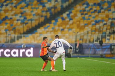 KYIV, UKRAINE - 1 Aralık 2020 Dodo vs Vinicius Junior. UEFA Şampiyonlar Ligi B Grubunun futbol maçı FC Shakhtar Donetsk - Real Madrid FC 