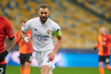 KYIV, UKRAINE 1 Aralık 2020: Karim Benzema. UEFA Şampiyonlar Ligi B Grubunun futbol maçı FC Shakhtar Donetsk - Real Madrid FC 