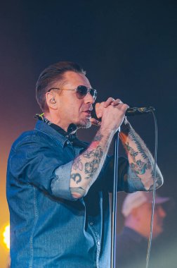 Kharkiv, Ukrayna - 4 Nisan 2019: Rock yıldızı Sergey Mikhalok ve Lyapis 98