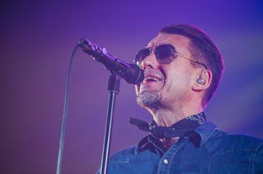 Kharkiv, Ukrayna - 4 Nisan 2019: Rock yıldızı Sergey Mikhalok ve Lyapis 98