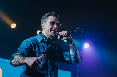 Kharkiv, Ukrayna - 4 Nisan 2019: Rock yıldızı Sergey Mikhalok ve Lyapis 98