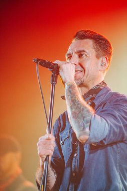 Kharkiv, Ukrayna - 4 Nisan 2019: Rock yıldızı Sergey Mikhalok ve Lyapis 98