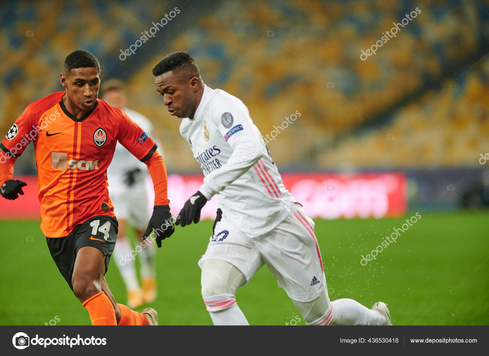 Kyiv Ukraine 年12月1日 Vinicius Junior対tete Uefaチャンピオンズリーグfcシャフタール ドネツク対レアル マドリードfcのグループbのサッカー試合 ストックエディトリアル用写真 C Vitaliivitleo Kyiv Ukraine 年12月1日 Vinicius Junior対tete Uefaチャンピオンズリーグfcシャフタール ドネツク対レアル マドリードfcのグループbのサッカー試合 ストックエディトリアル用写真 C Vitaliivitleo