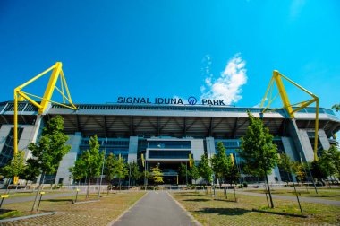 DORTMUND, ALMANY - 12 AĞUSTOS 2020 İduna Park Sinyali. Borussia Dortmund futbol stadyumu