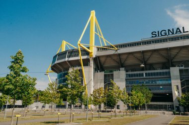 DORTMUND, ALMANY - 12 AĞUSTOS 2020 İduna Park Sinyali. Borussia Dortmund futbol stadyumu