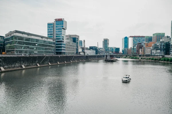 Almanya Duesseldorf Ağustos 2020 Medienhafen Medya Limanında Manzaralı Düsseldorf Şehir — Stok fotoğraf