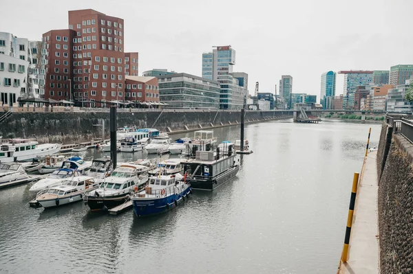 Almanya Duesseldorf Ağustos 2020 Medienhafen Medya Limanında Manzaralı Düsseldorf Şehir — Stok fotoğraf