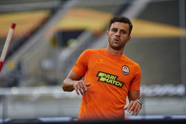 ALMANY, DUESSELDORF - 16 AĞUSTOS 2020: FC Shakhtar Donetsk 'in maç öncesi eğitimi sırasında Junior Moraes' in fotoğrafı.