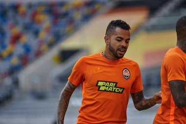 ALMANY, DUESSELDORF - 16 AĞUSTOS 2020: FC Shakhtar Donetsk 'in ön maç eğitimi sırasında Dentinho' nun fotoğrafı.