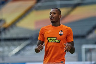 ALMANY, DUESSELDORF - 16 AĞUSTOS 2020 FC Shakhtar Donetsk 'in ön maç eğitimi sırasında Fernando' nun fotoğrafı.