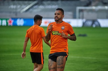 ALMANY, DUESSELDORF - 16 AĞUSTOS 2020: FC Shakhtar Donetsk 'in ön maç eğitimi sırasında Dentinho' nun fotoğrafı.