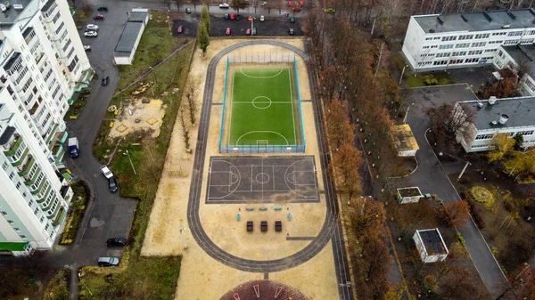 Vista Superior Vista Pájaro Universidad Escuela Con Canchas Baloncesto Fútbol — Foto de Stock