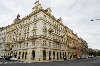 Prag, Çek Cumhuriyeti - 15 Eylül 2015: Sokak ve eski yapılar, Prag kentsel ifrastructure - Çek Cumhuriyeti 'nin başkenti.