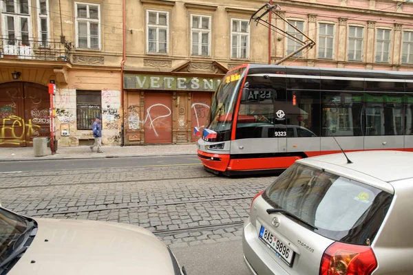 Prag Tjeckien September 2015 Gata Och Gamla Byggnader Urbana Ifrastruktur — Stockfoto