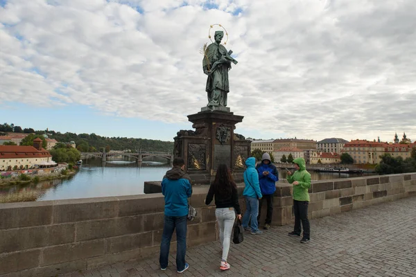 Prague République Tchèque Septembre 2015 Statue Saint Jean Nepomuk Sur — Photo