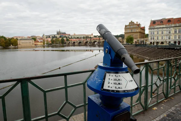 Prague République Tchèque Septembre 2015 Télescope Frontière Pont Sur Rivière — Photo