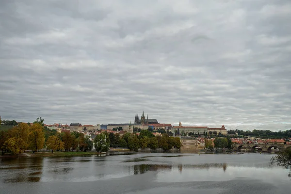 Praga Czechy Września 2015 Wełtawa Pradze Most Legionów Zamek Praski — Zdjęcie stockowe