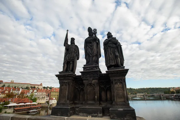 Prague République Tchèque Septembre 2015 Sculpture Près Ancien Pont Charles — Photo