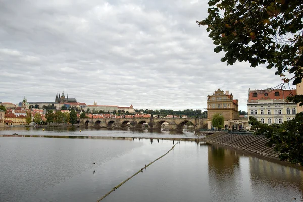 捷克共和国布拉格 2015年9月15日 布拉格Vltava河 Vltava是捷克共和国境内最长的河流 查尔斯桥 — 图库照片