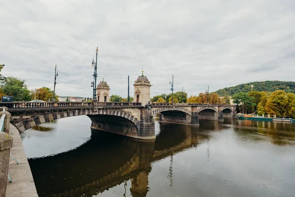 Prag Çek Cumhuriyeti Eylül 2015 Vltava Nehri Prag Lejyon Köprüsü — Stok fotoğraf