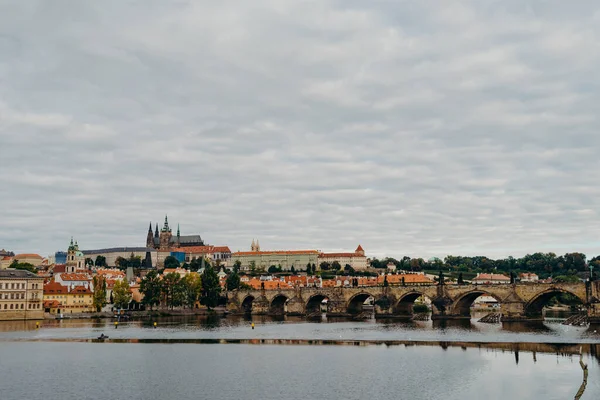 Prága Csehország 2015 Szeptember Moldva Folyó Prágában Karluv Legtöbb Vagy — Stock Fotó