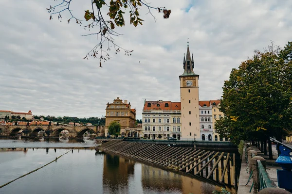 Praga República Checa Septiembre 2015 Río Moldava Praga Karluv Mayoría —  Fotos de Stock