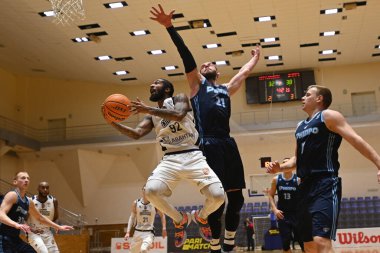 KHARKIV, UKRAINE - 15 Ocak 2021: Ukrayna Süper Ligi maçı BC Sokoly BC Dnepr 'e karşı