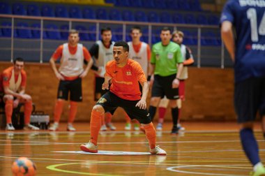 KHARKIV, UKRAINE - 24 Ocak 2021 Ukrayna ExtraLeague Viva Cup Monolit Donbass Energo Trading 'e karşı futsal maçı