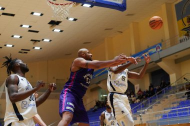 KHARKIV, UKRAINE - 31 Ocak 2021: Ukrayna Süper Ligi maçı BC Sokoly - BC Mykolayiv