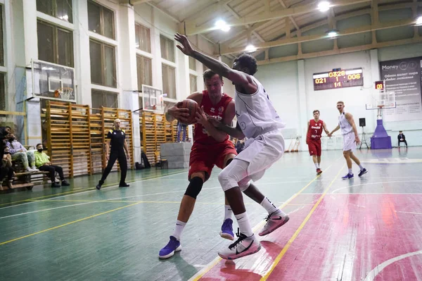 Kharkiv Ucrania Febrero 2021 Partido Baloncesto Liga Ucraniana Polytechnic Sumdu — Foto de Stock