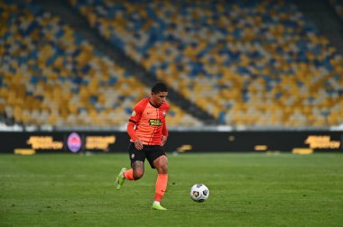 KYIV, UKRAINE - 21 Şubat 2021: Ukrayna Premiere Ligi FC Shakhtar 'ın futbol maçı sırasında Dodo