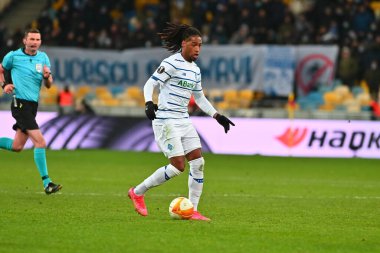 KYIV, UKRAINE - 11 Mart 2022 UEFA Avrupa Ligi Dinamo Kyiv 'in Kyiv' deki NSC Olimpiyatları 'nda Villarreal' e karşı oynadığı maçta forvet Gerson Rodrigues