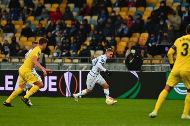KYIV, UKRAINE - 11 Mart 2021: 29 UEFA Avrupa Ligi Dinamo Kyiv-Villarreal maçında orta saha oyuncusu Vitaliy Buyalskiy