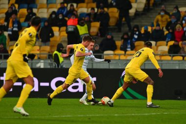 KYIV, UKRAINE - 11 Mart 2021: 29 UEFA Avrupa Ligi Dinamo Kyiv-Villarreal maçında orta saha oyuncusu Vitaliy Buyalskiy