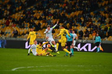 KYIV, UKRAINE - 11 Mart 2021: 5 orta saha oyuncusu Serhiy Sydorchuk UEFA Avrupa Ligi Dinamo Kyiv-Villarreal maçı sırasında Kyiv 'deki NSC Olimpiyatları' nda