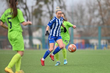 KHARKIV, UKRAINE - 2 Nisan 2021: Ukrayna Ligi Zhitlobud-1 futbol maçı - Ladomyr, Savangard Zmiev Stadyumu 'nda taraftarsız.