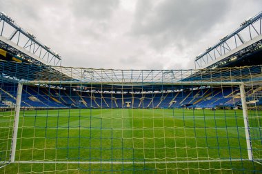 KHARKIV, UKRAINE - 3 Nisan 2021: OSK Metalist Stadyumu. Boş stadyum