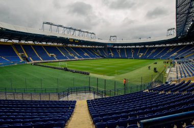 KHARKIV, UKRAINE - 3 Nisan 2021: OSK Metalist Stadyumu. Boş stadyum