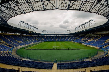 KHARKIV, UKRAINE - 3 Nisan 2021: OSK Metalist Stadyumu. Boş stadyum