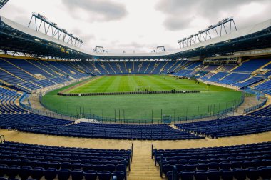 KHARKIV, UKRAINE - 3 Nisan 2021: OSK Metalist Stadyumu. Boş stadyum