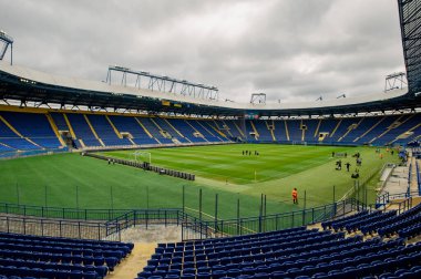 KHARKIV, UKRAINE - 3 Nisan 2021: OSK Metalist Stadyumu. Boş stadyum